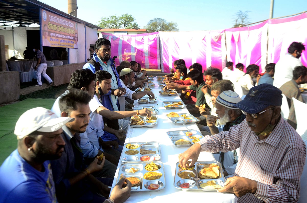 Chief Minister Shivraj Singh Chouhan urges social bodies to extend scope of Deendayal Rasoi

