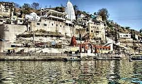 10 Tourists Rescued From Sinking Boat In Narmada River In MP Temple Town Of Omkareshwar