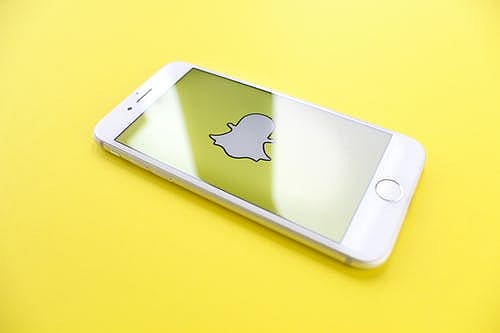 Snapchat garners 319 mn daily active users, up 20% growth on-year
