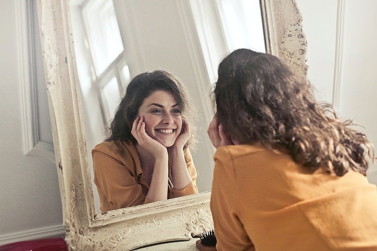 Valentine's Day 2021: No time for salon trip? Here are some last minute beauty hacks 