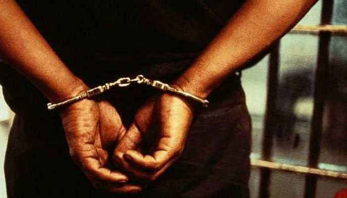 Delhiite held red-handed while using cloned debit card