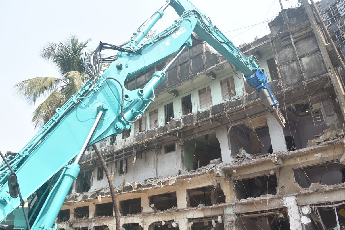 Kalyan: KDMC initiates drive against dangerous structures and encroachments 