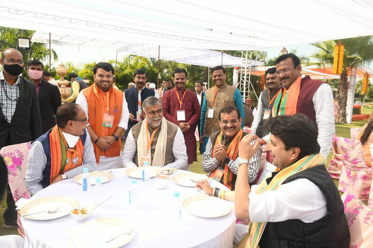 Madhya Pradesh: BJP leaders sink differences at legislators’ training camp