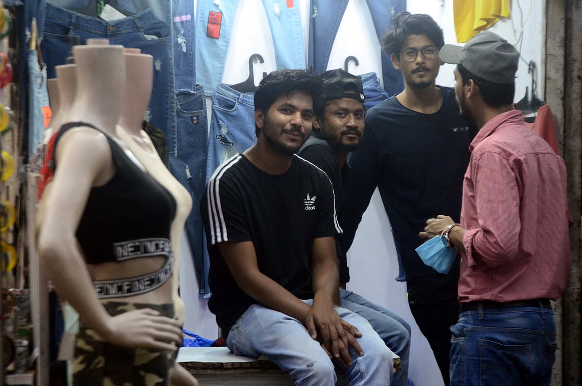 People without mask are turning out to be a common sight in Bhopal 