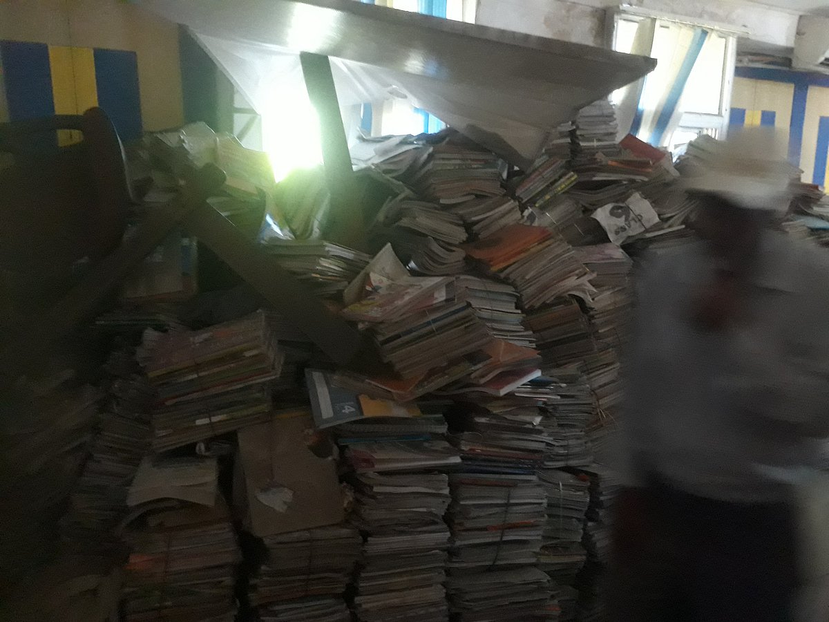 Book Bank Scheme: 1 lakh used books collected by Bhopal Municipal Corporation have turned into scrap