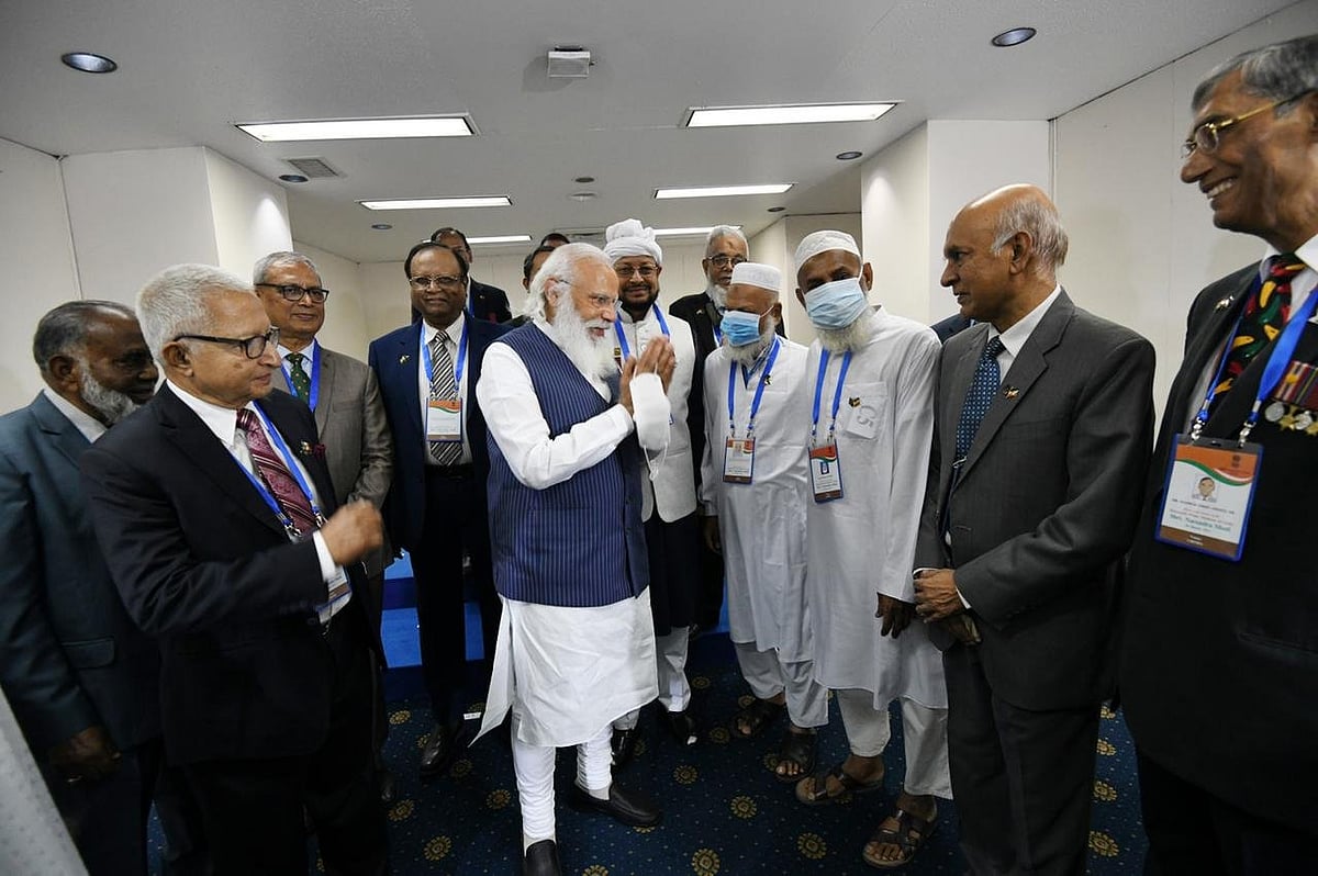 Prime Minister Narendra Modi met 'Muktijodhas', the liberation war fighters of Bangladesh, in Dhaka.