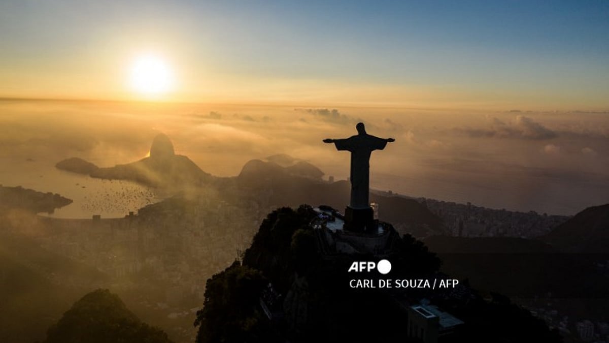 PHOTOS: Angelic pictures of the Christ the Redeemer statue captured at sunrise