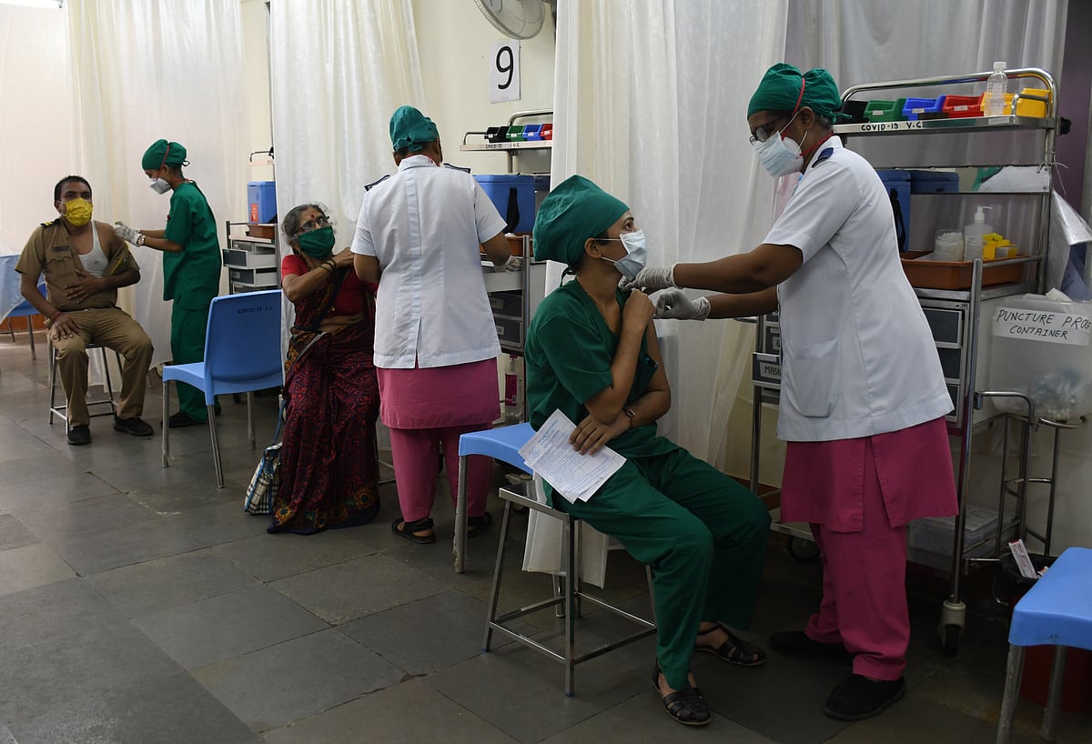Maha govt to get 18 lakh Covid vax in May: Rajesh Tope 