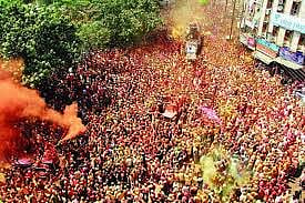 Bhopalites join Rangpanchami procession after two years