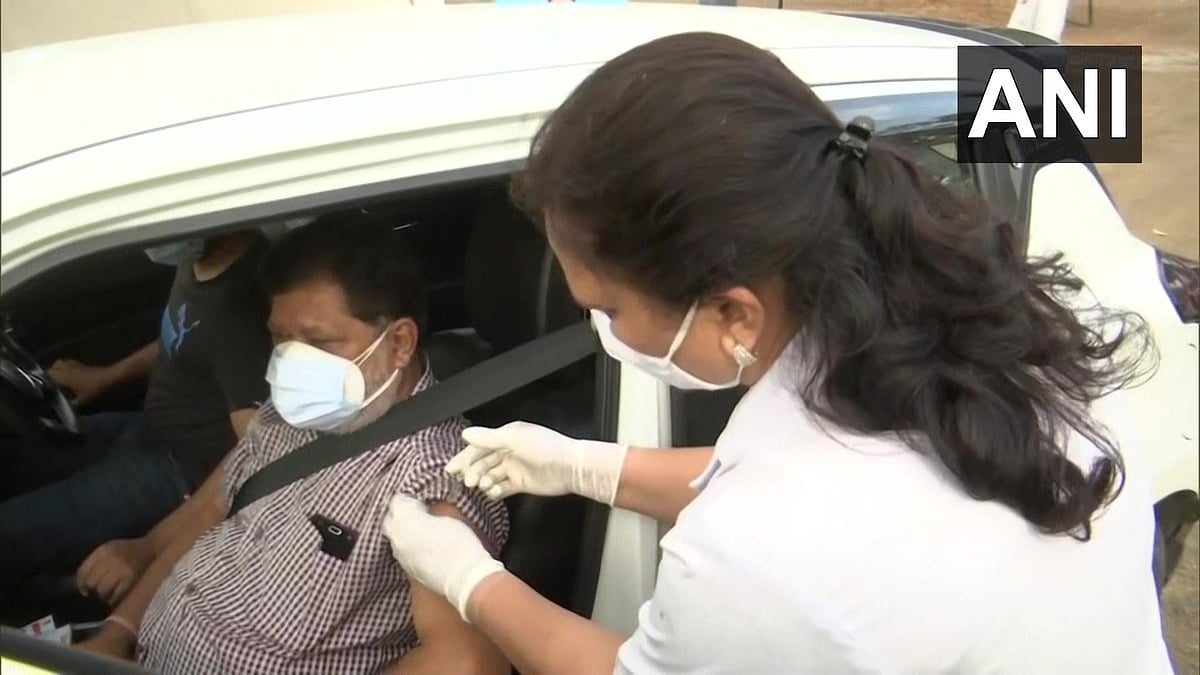 Drive-in vaccination centre in Bhopal