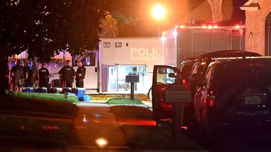 3 police officers wounded in suburban Dallas shooting