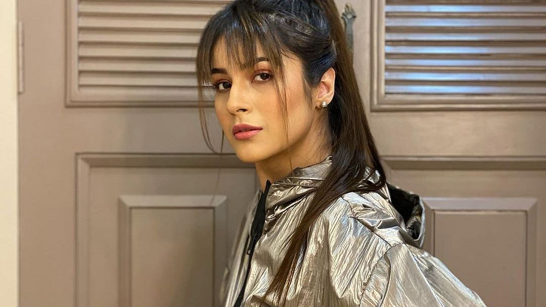 'Kaun kehta hai mujhe English nahi aati?': Shehnaaz Gill sings Justin Bieber's 'Peaches,' gives a...