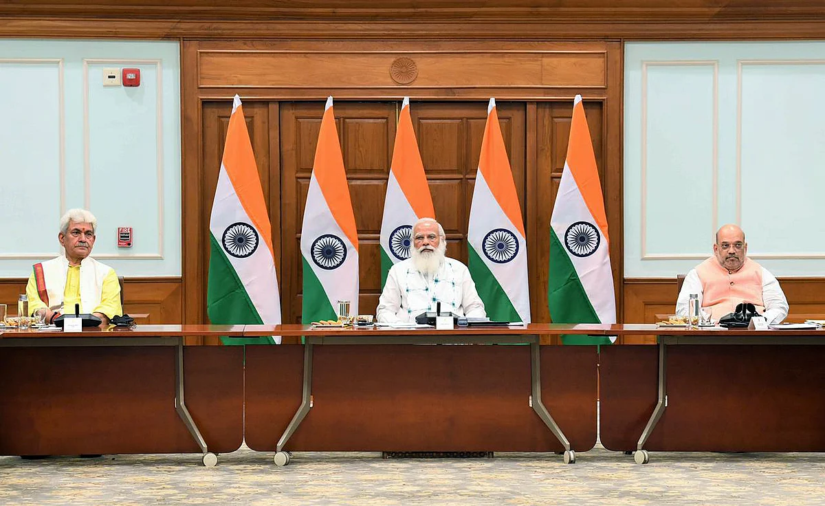 New Delhi, June 24 (ANI): Prime Minister Narendra Modi flanked by Home Minister Amit Shah and Jammu and Kashmir Lt Governor Manoj Sinha during a meeting with Jammu and Kashmir leaders, in Delhi on Thursday.