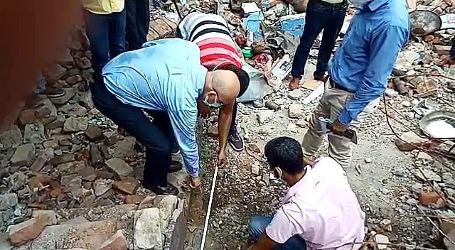 Bihar, June 10 (ANI): ATS team investigate the site where an explosion took place at a madrasa in Banka on Thursday. 