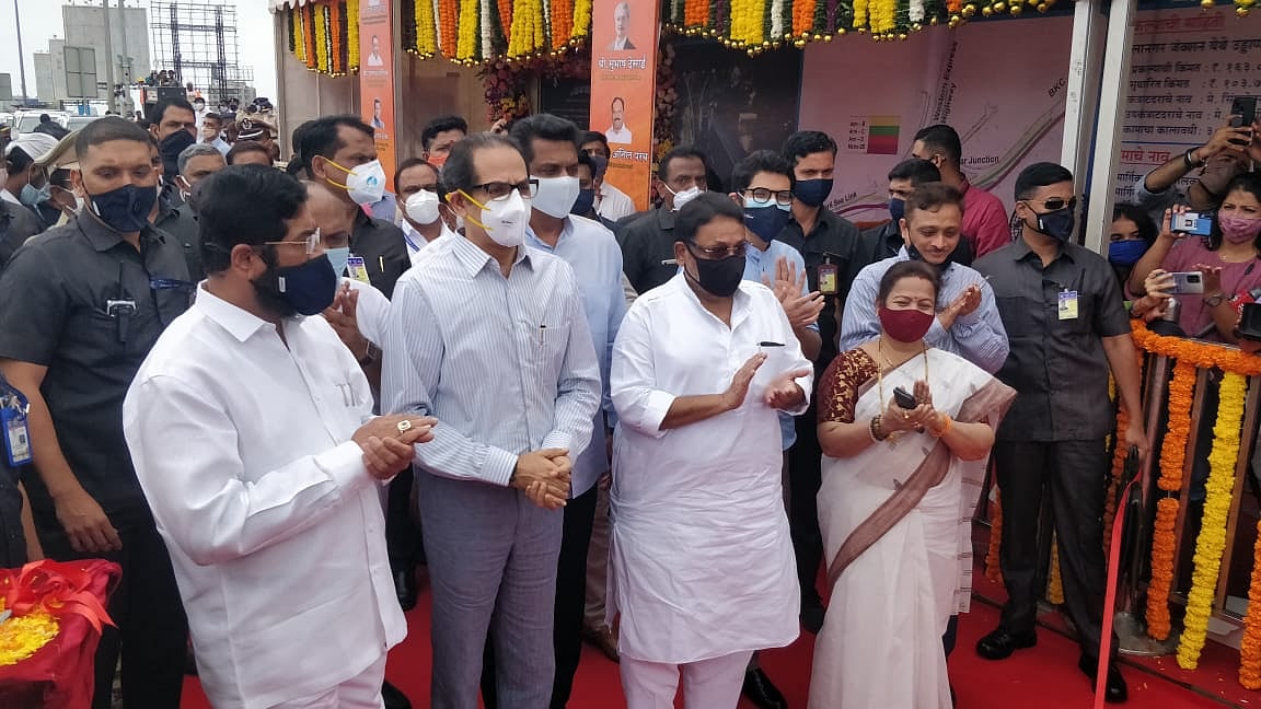 The new arm of the Sealink-BKC flyover was supposed to be opened in May. However, was delayed due to manpower shortage and the lockdown.