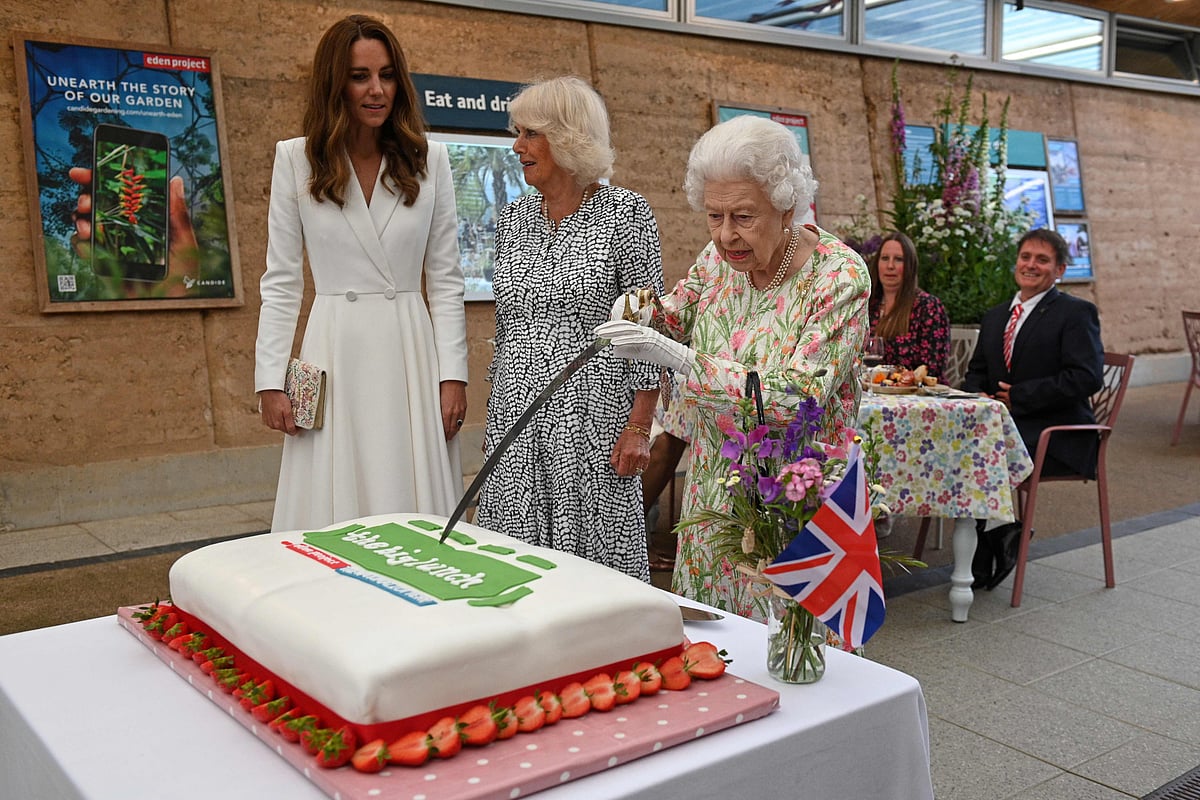 Watch Video: Queen Elizabeth II cuts birthday cake with sword held upside down; Twitterati amused