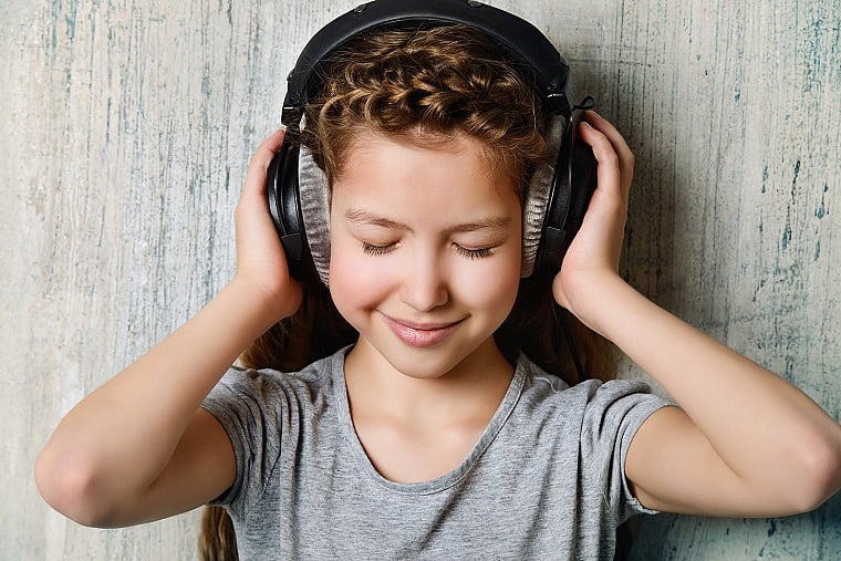 Headphones, earbuds may affect hearing in children
