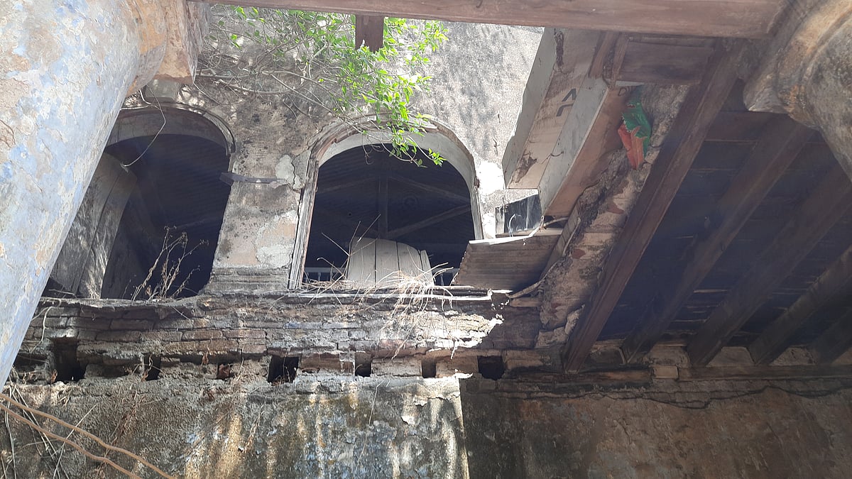 Khandwa: Government inspects legendary singer Kishore Kumar’s ancestral house as fans mount pressure to convert it into temple, museum 