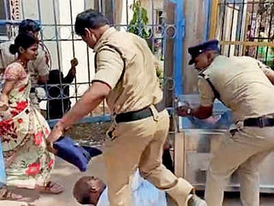 Khargone: Cop kicks labourer in Madhya Pradesh district, video goes viral