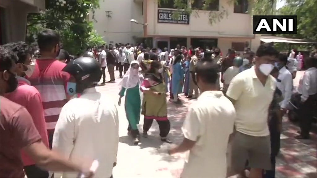 People show up in large numbers to get inoculated 