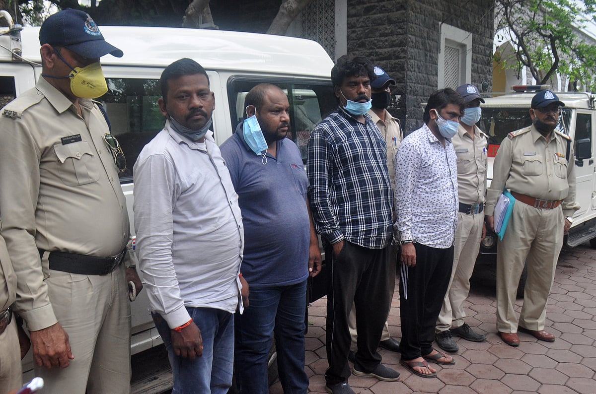 Indore: Bar owners, two suppliers held in spurious liquor case 