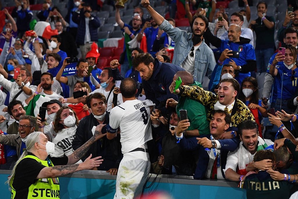 Watch: Italy fans on top of their voices at Wembley to support Azzurri against Spain in Euro 2020 semi-final