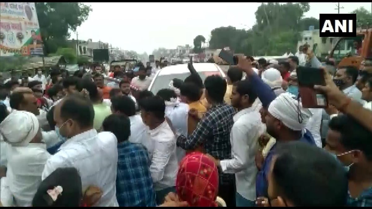 Clash breaks out between BJP and independent candidate supporters in Sitapur during nomination filing of block president election on July 8, 2021. Grenades lobbed at vehicles. 3 people critically injured.