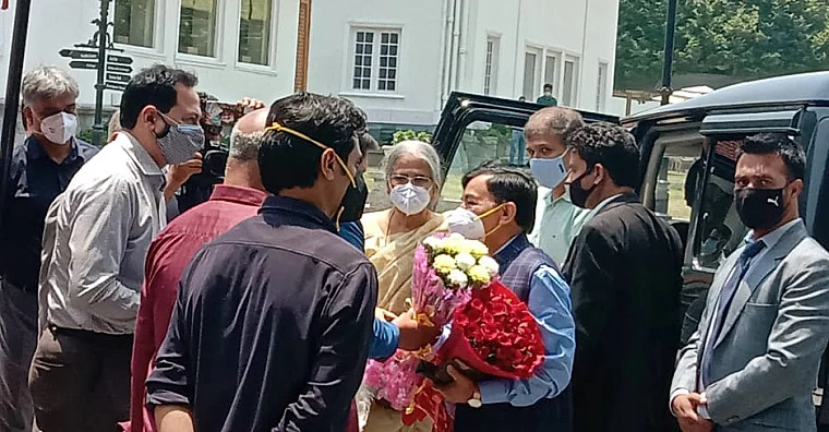 Delimitation Committee headed by Retired Justice Ranjana Prakash Desai arrives at Hotel Lalit, in Srinagar