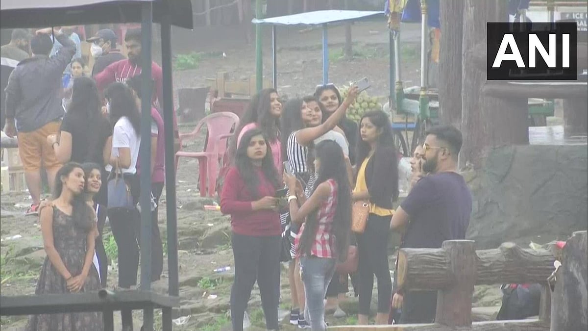 Watch video: Tourists continue to reach Lonavala amid relaxations in COVID-19 restrictions; many seen without mask