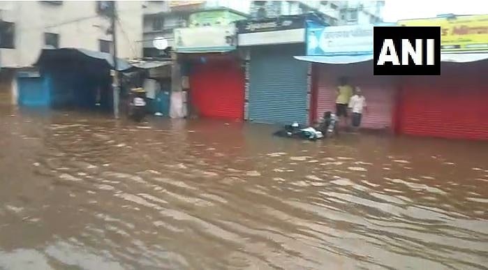 Streets in Nalasopara flooded with water