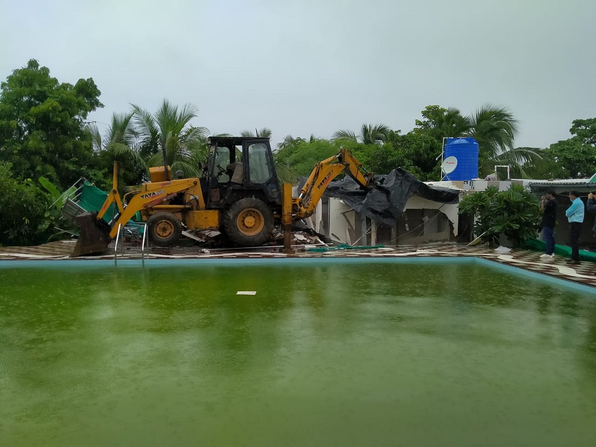 Mira Bhayandar: MBMC razes resort on govt land in Uttan-Gorai Road