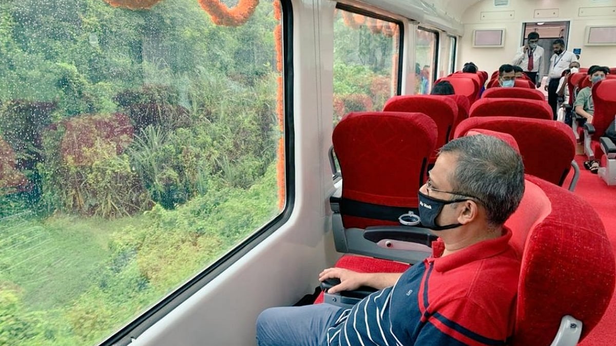 South Western Railway introduces Vistadome coaches on day Express trains; Twitterati say, 'need to pack bags right now'
