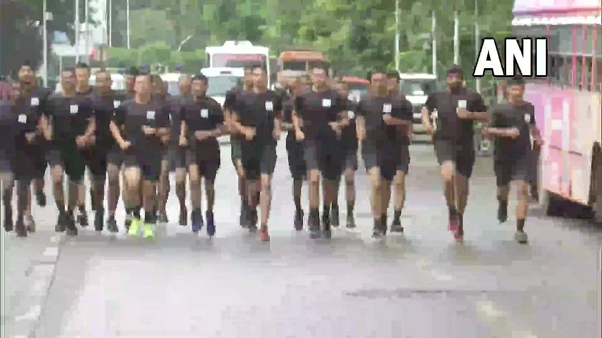 40 NSG (National Security Guard) Commandos are participating in the run