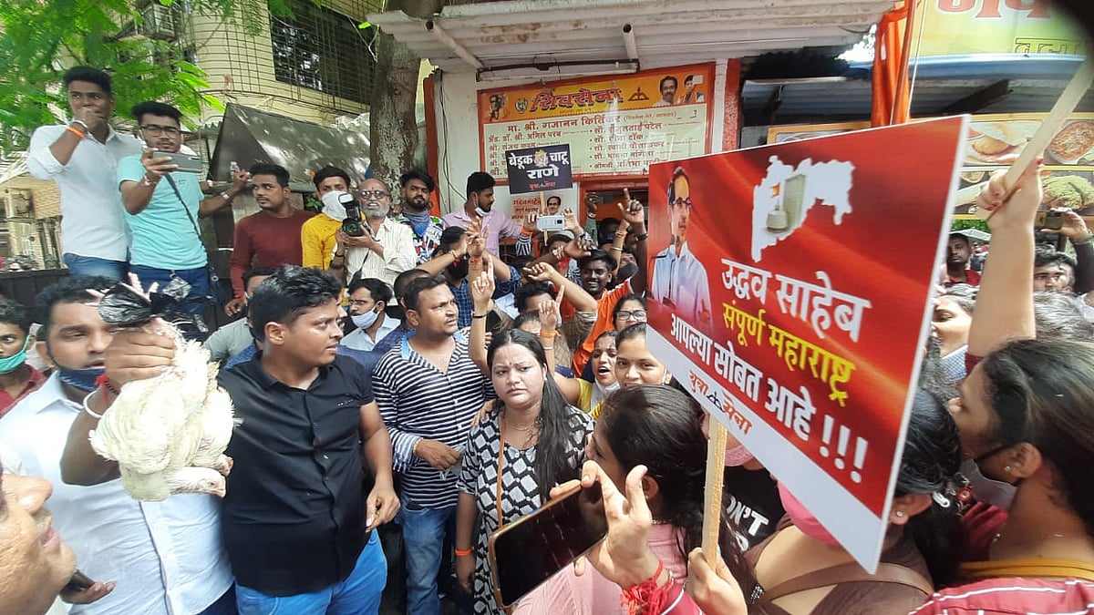 Mumbai : Shivsena protest outside Narayan Rane's bungalow in Juhu over his remarks against Maharashtra Chief Minister Uddhav Thackeray on Tuesday, August 24, 2021.