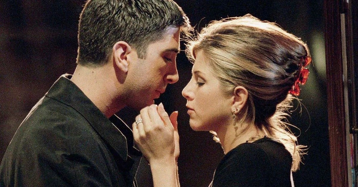 'Friends' stars Jennifer Aniston, David Schwimmer rumoured to be dating