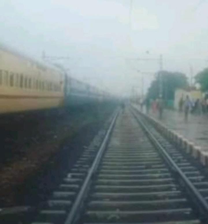 Madhya Pradesh: Water logging forces Gwalior-Indore Intercity Train to stop at Padarkheda station
