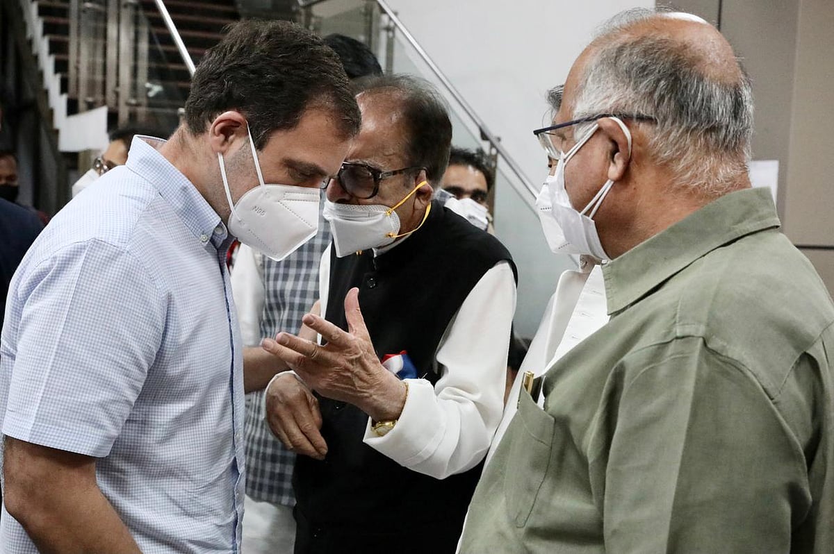 Jammu and Kashmir, Aug 09 (ANI): Congress leader Rahul Gandhi arrives at Srinagar airport on Monday. 