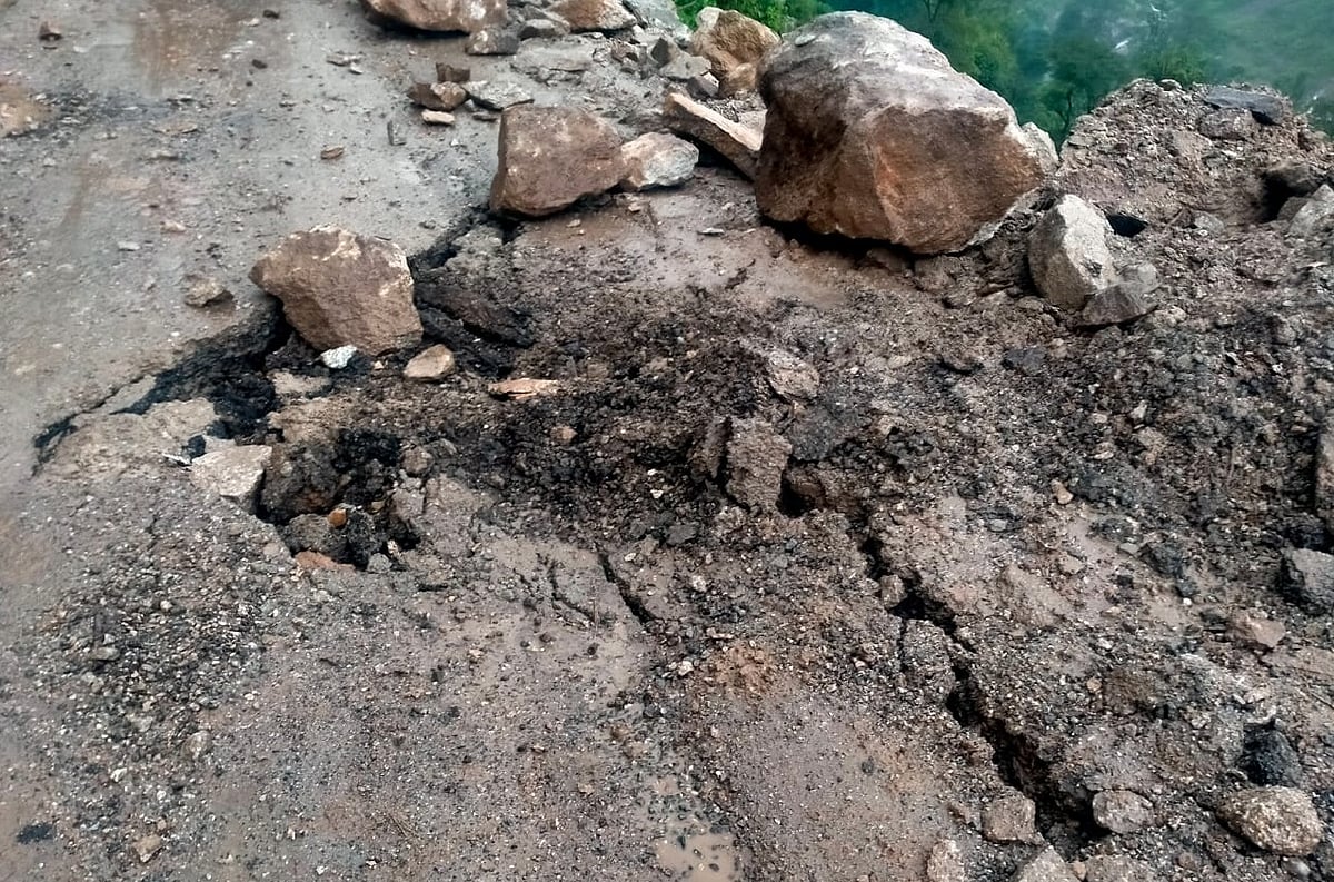 A landslide near Pandoh in Mandi district blocks the Chandigarh-Manali Highway (NH-3) on Thursday, August 26, 2021.