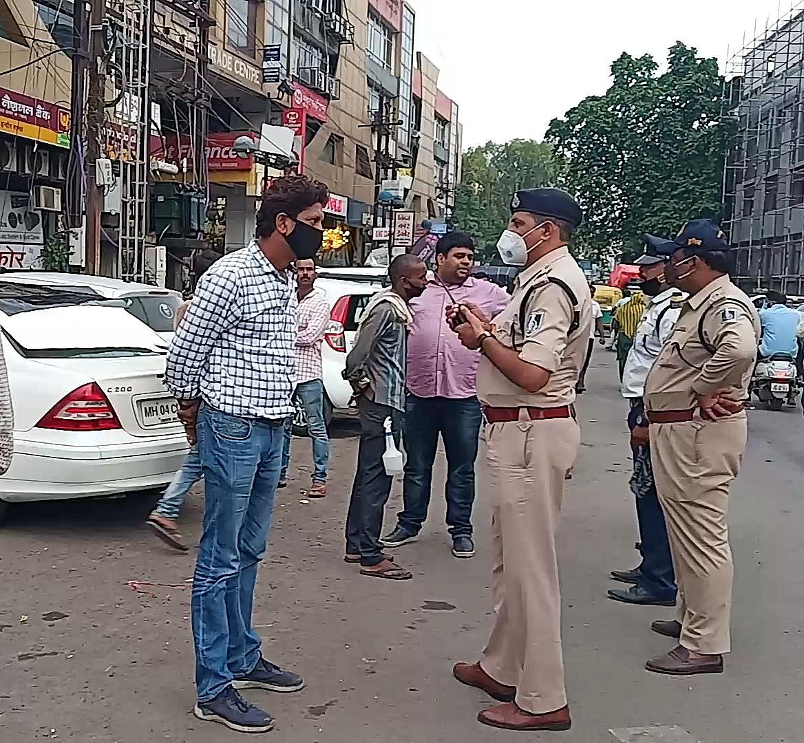 Madhya Pradesh: 25 four-wheelers, 60 two-wheelers towed away for wrong parking
