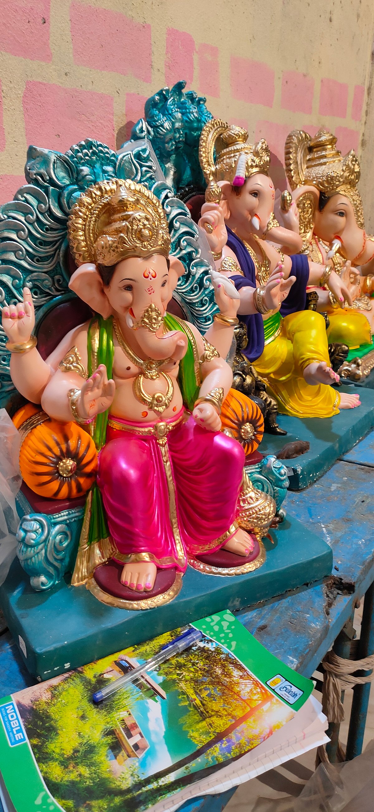 Many have stopped making fresh idols as there are hardly buyers for the old inventory of idols.