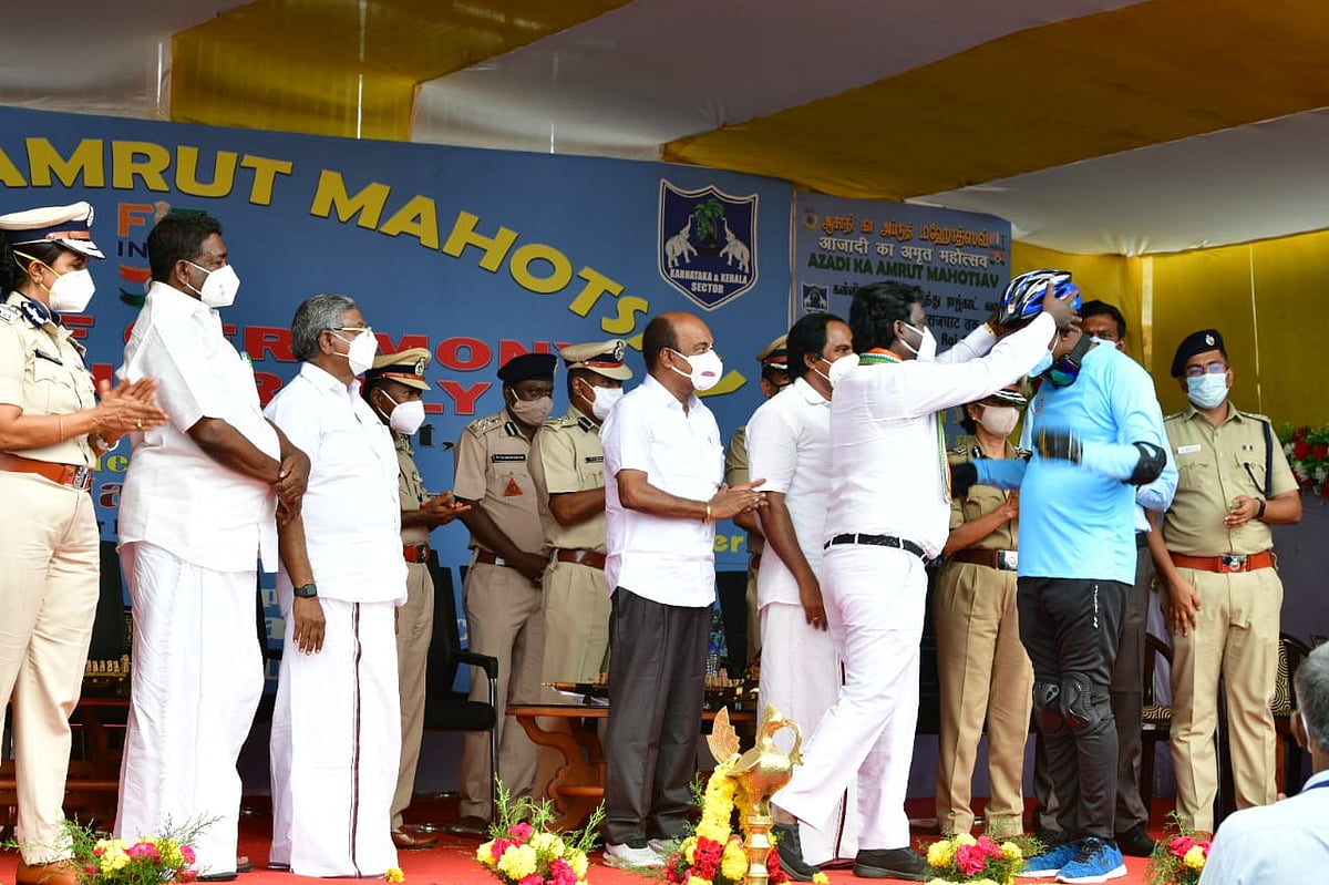 T Mano Thangaraj, Tamil Nadu Minister of Information and Technology flagged off the CRPF Cycle Rally on Sunday