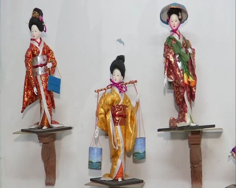 The Pune-based artist said he has read a variety of books based on Japanese dolls to evolve his skills.

