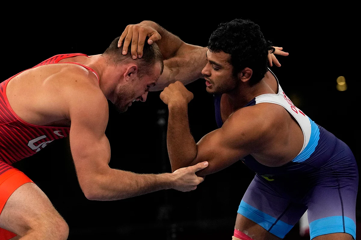 Chiba: United States David Morris Taylor III, left, and Indias Deepak Punia compete in the mens 86kg Freestyle semifinal wrestling match at the 2020 Summer Olympics, Wednesday, Aug. 4, 2021, in Chiba, Japan.