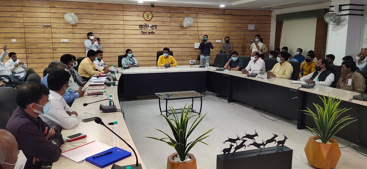 Indore: Workshop on changes
in Land Revenue Code