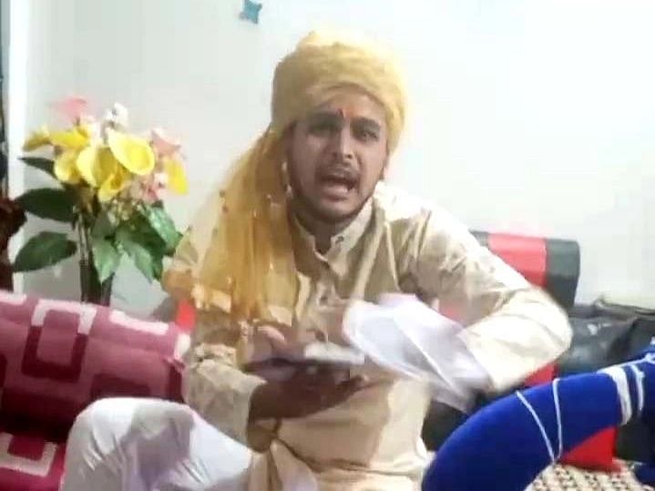 Bhopal: Man wears TTE uniform to impress friends, held from Railway station 