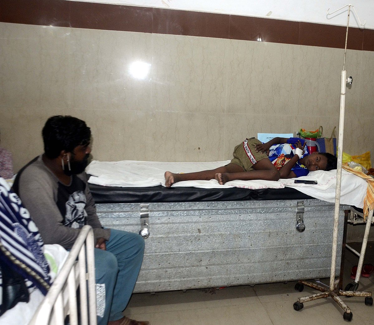 Hospital runs short of beds; parents use steel trunk for ailing kids in JP Hospital  in Bhopal on Tuesday