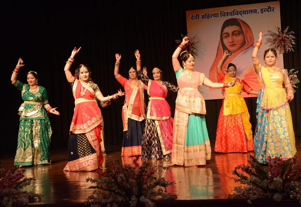 Indore: Cultural event of Devi Ahilya Nari Shakti Group organised