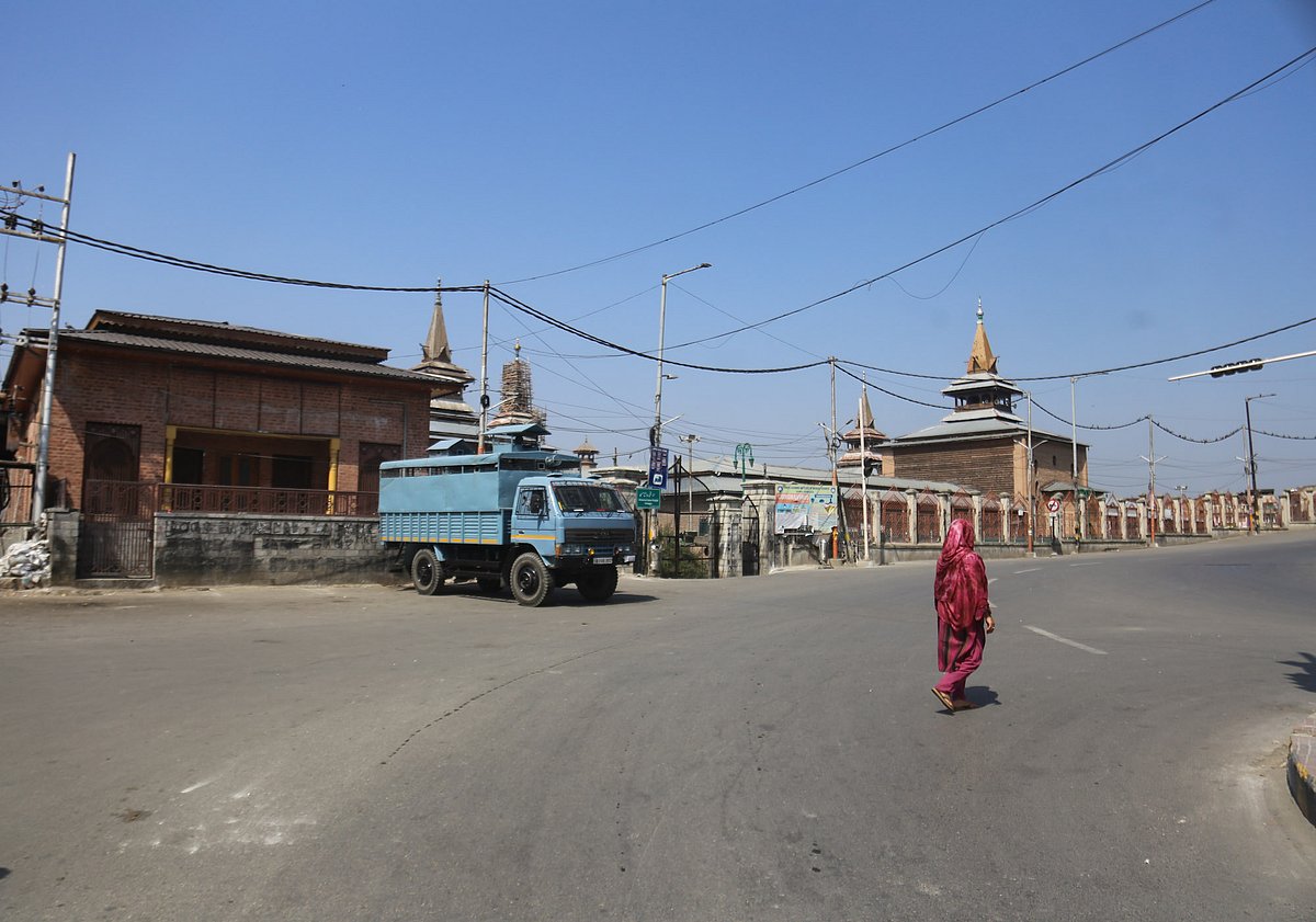Jammu and Kashmir administration signs MoU with Dubai govt to build infrastructure