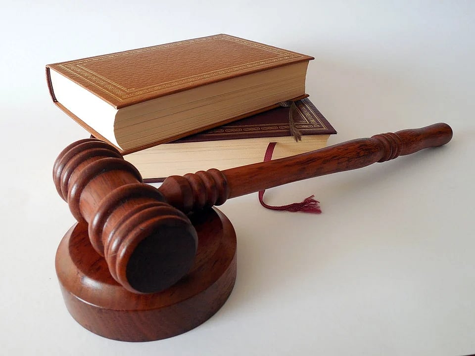 FPJ Legal: Delhi HC dismisses appeal by students seeking quashing of discharge communications, says backdoor entry in colleges should stop