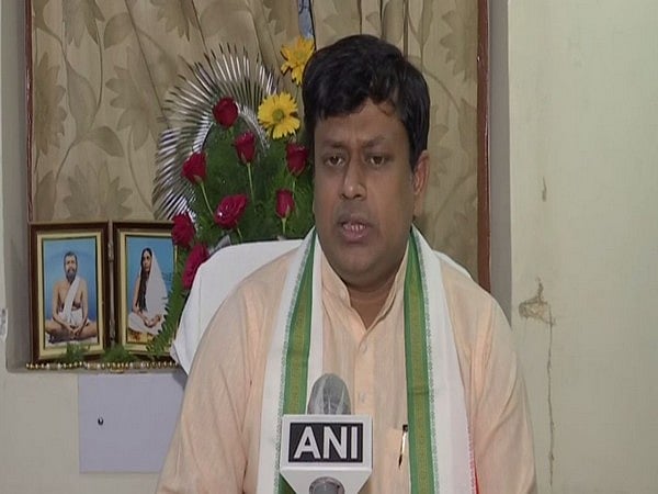 West Bengal: Police files suo-moto case against BJP leaders after protests outside CM's residence